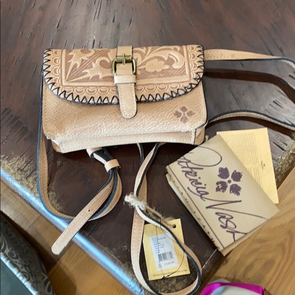 Patricia Nash Handbags - Patricia Nash leather crossbody